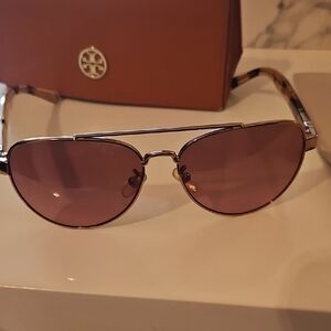 Tory Burch Gold Avaitor Sunglasses Tortoise Brown arms Pink Vilolet Lenses
